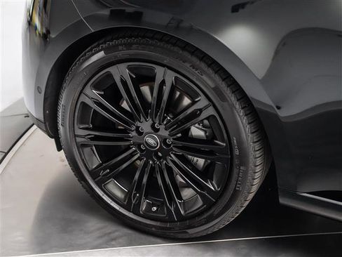 New 2025 Land Rover Range Rover SE image 11