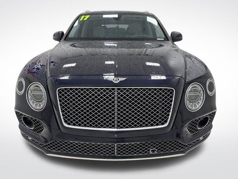 Used 2017 Bentley Bentayga image 2