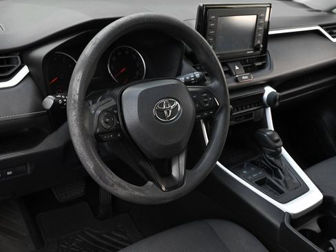 Used 2020 Toyota RAV4 LE image 12