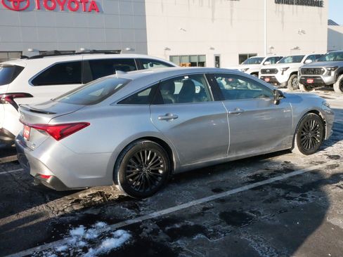 Certified 2021 Toyota Avalon XSE image 4
