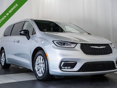 Used 2024 Chrysler Pacifica Touring-L