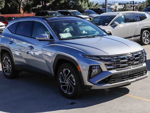 New 2025 Hyundai Tucson Limited image 3