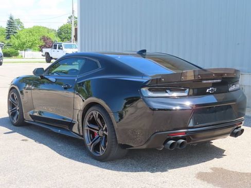 Used 2018 Chevrolet Camaro SS RWD image 7