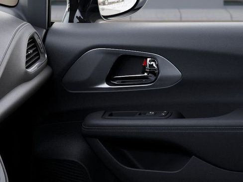 New 2026 Chrysler Pacifica Select FWD image 25