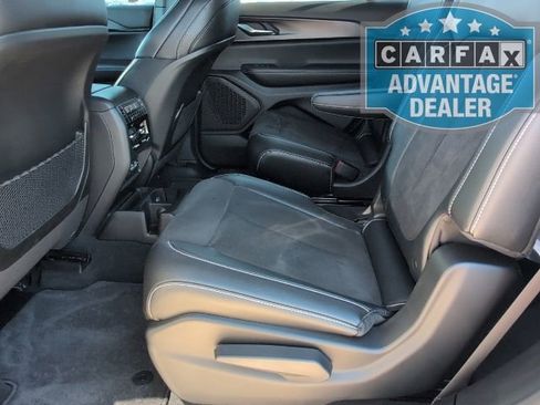 Used 2024 Jeep Grand Cherokee L Altitude image 7