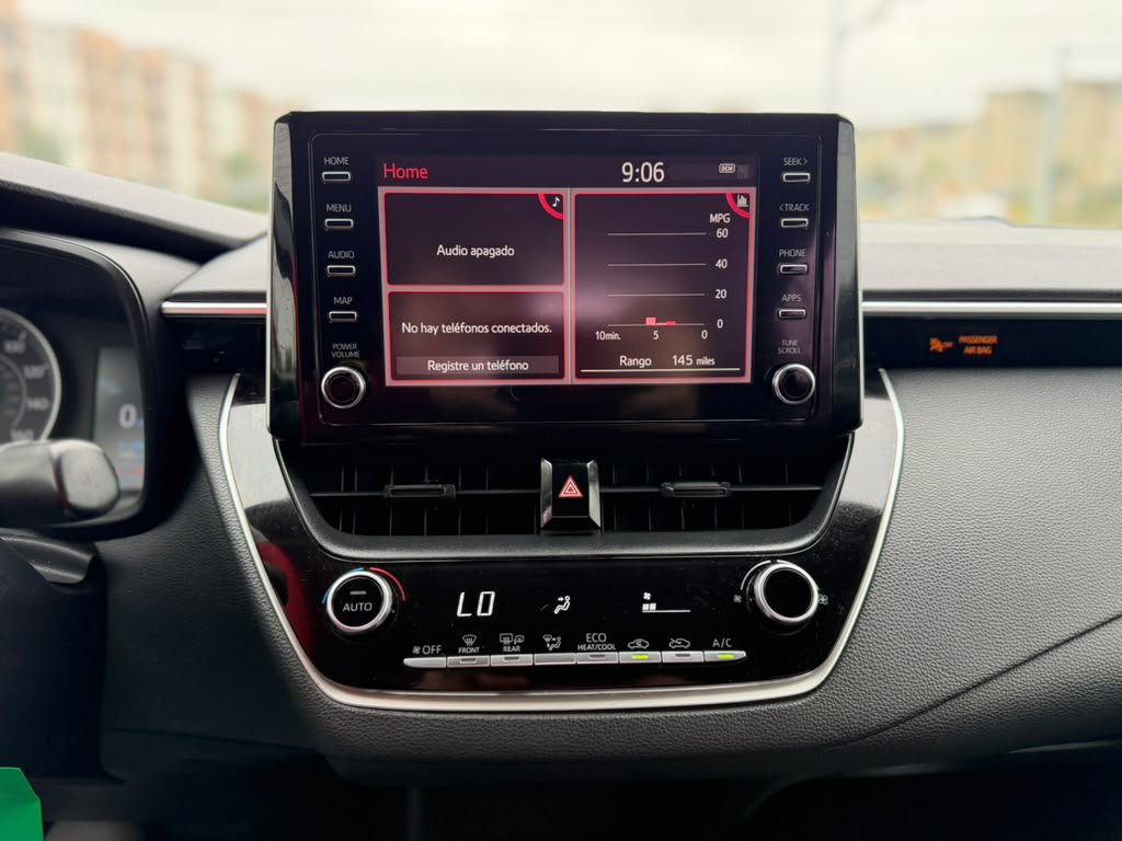 Used 2020 Toyota Corolla LE FWD image 14