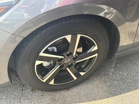 Used 2024 Nissan Sentra SV FWD image 12