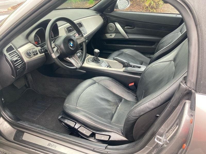 Used 2003 BMW Z4 2.5i RWD image 16