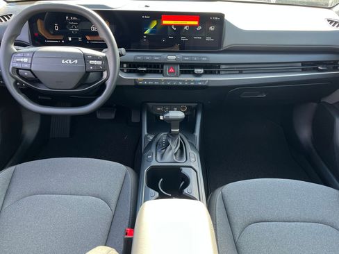 New 2025 Kia K4 LXS image 9