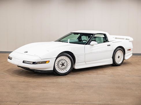 Used 1992 Chevrolet Corvette Convertible RWD image 18