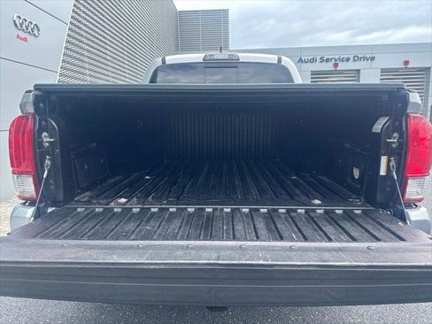 Used 2017 Toyota Tacoma TRD Sport w/ Tow Package (A/T) AWD/4WD image 34