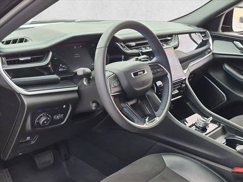Used 2023 Jeep Grand Cherokee Trailhawk w/ Luxury Tech Group III AWD/4WD image 9