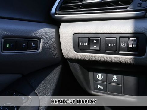 Used 2018 Honda Accord Touring image 6