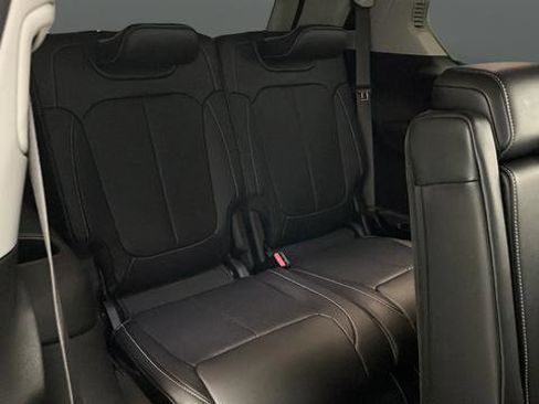 Used 2023 Jeep Grand Cherokee L Limited w/ Luxury Tech Group II AWD/4WD image 26
