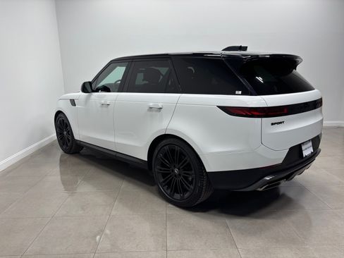 Used 2024 Land Rover Range Rover Sport SE AWD/4WD image 10