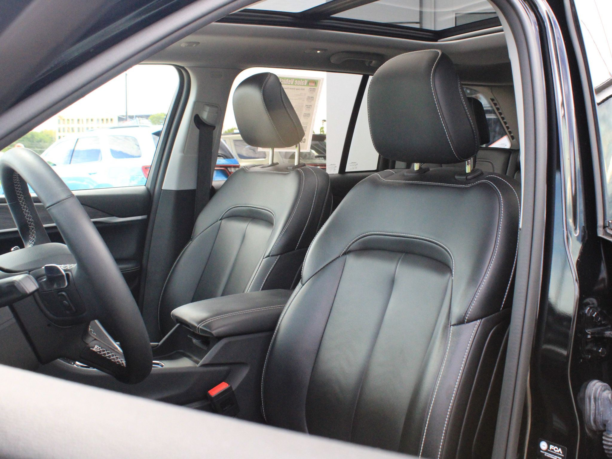 Used 2023 Jeep Grand Cherokee 4WD 4xe image 10