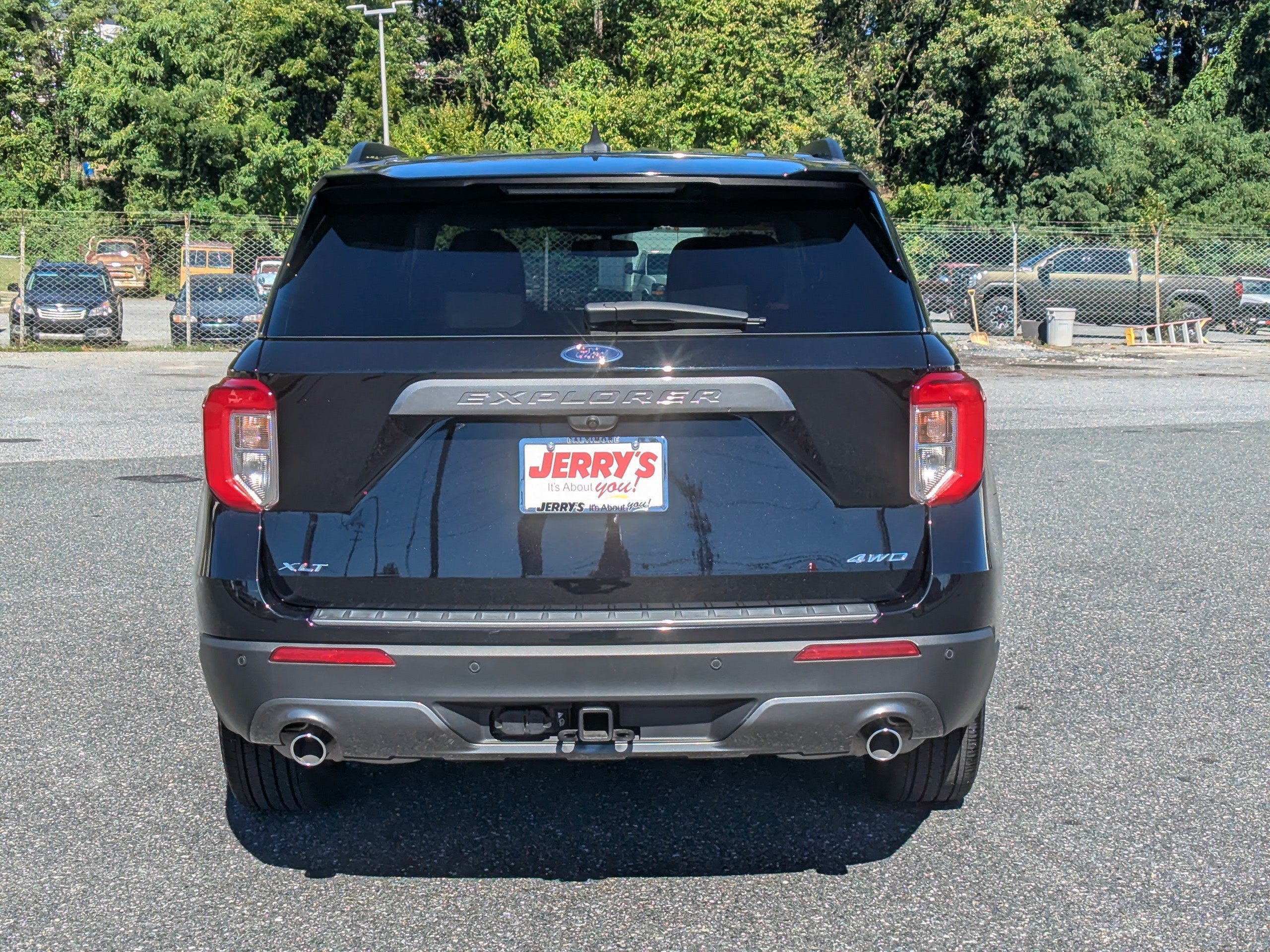Used 2023 Ford Explorer XLT w/ Equipment Group 202A AWD/4WD image 7