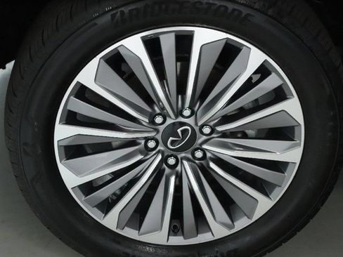 Used 2025 INFINITI QX80 Sensory AWD/4WD image 41