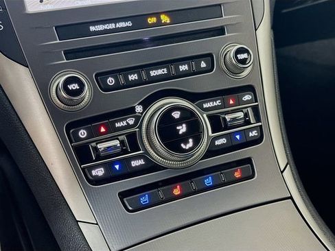 Used 2017 Lincoln MKZ Reserve image 17