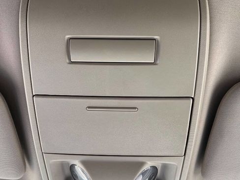 Used 2018 Dodge Grand Caravan SE w/ UConnect Hands-Free Group FWD image 24