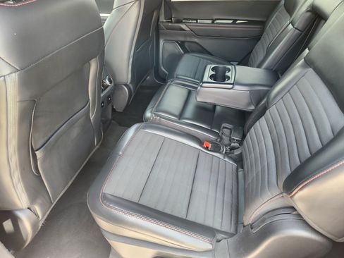 Certified 2025 Ford Explorer ST-Line w/ ST-Line Street Pack AWD/4WD image 30