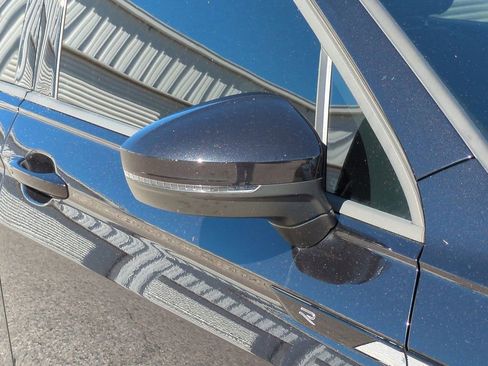 Used 2024 Volkswagen Tiguan SE R-Line image 12