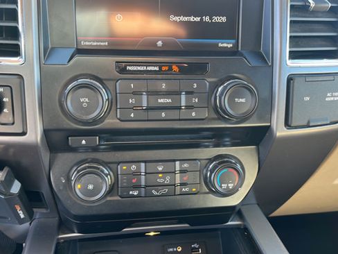 Used 2015 Ford F150 XLT w/ Equipment Group 302A Luxury AWD/4WD image 16