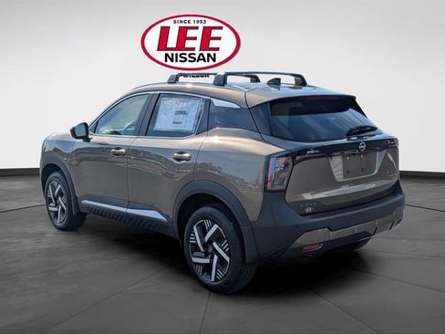 New 2026 Nissan Kicks SV w/ Cold Weather Package FWD image 5
