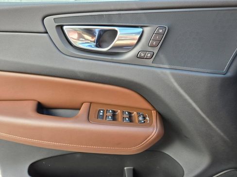 Certified 2023 Volvo XC60 B5 Plus w/ Climate Package AWD/4WD image 23