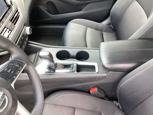 Used 2022 Nissan Altima 2.5 S FWD image 21