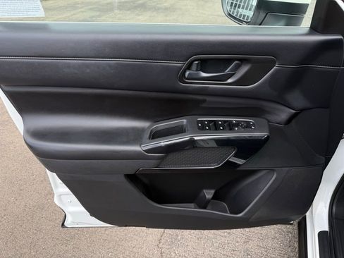 Certified 2023 Nissan Pathfinder SV image 19