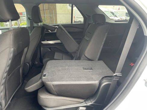 Used 2022 Ford Explorer XLT AWD/4WD image 10