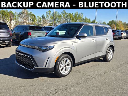 Certified 2025 Kia Soul LX w/ LX Technology Package image 3