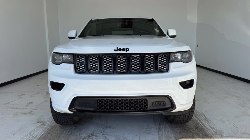 Used 2018 Jeep Grand Cherokee Altitude AWD/4WD image 14