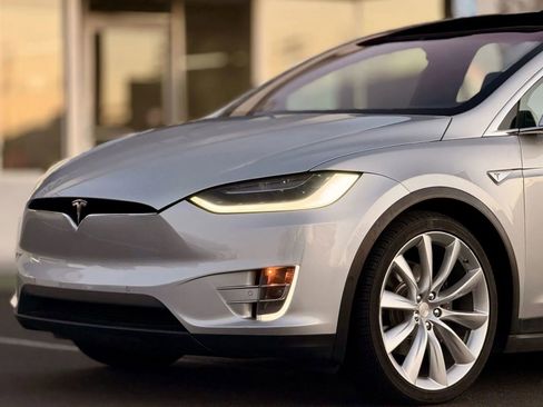Used 2016 Tesla Model X Performance image 4