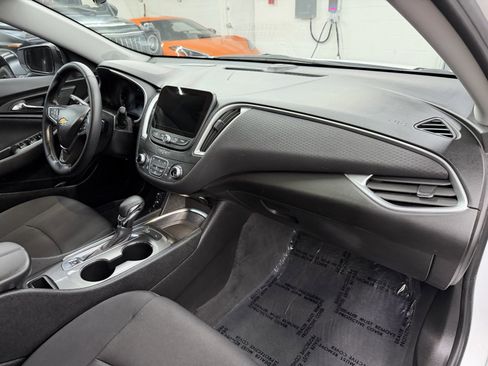 Used 2024 Chevrolet Malibu LT w/ Redline Edition image 16