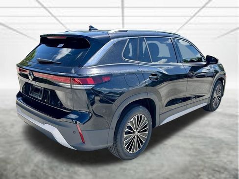 New 2026 Volkswagen Tiguan S FWD image 5