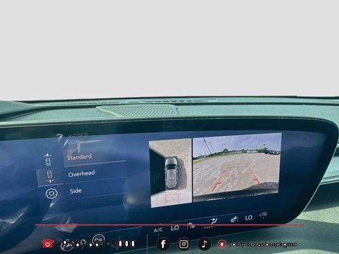 Used 2025 Buick Enclave Sport Touring w/ Power Package FWD image 19