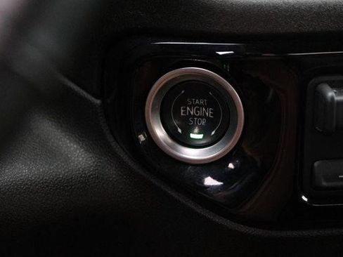 Used 2025 GMC Sierra 1500 SLT image 14