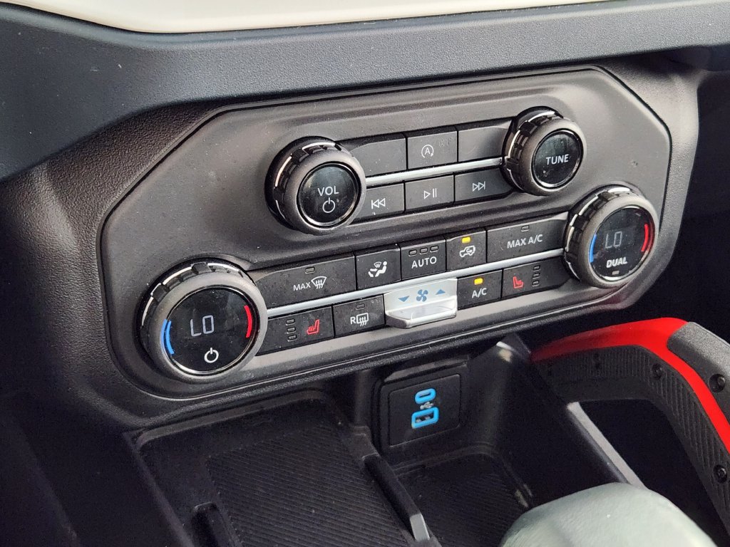 Used 2025 Ford Bronco Heritage Edition AWD/4WD image 24