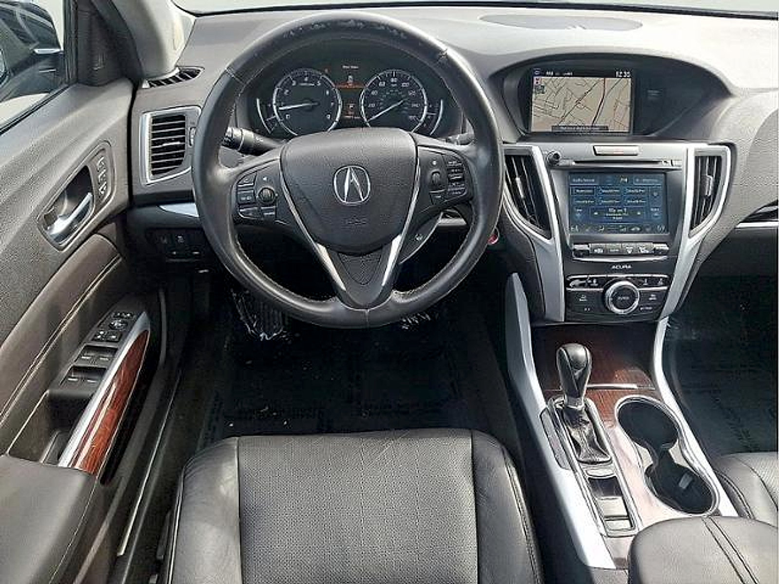 Used 2017 Acura TLX w/ Technology Package FWD image 9