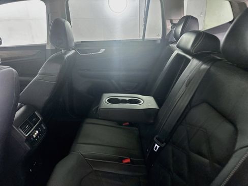 Used 2025 Volkswagen Atlas SE FWD image 28
