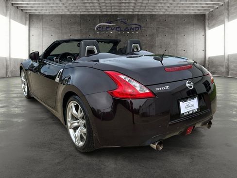 Used 2010 Nissan 370Z Touring w/ Sport Pkg RWD image 5
