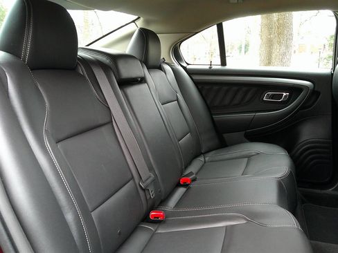 Used 2011 Ford Taurus SEL w/ 201A Rapid Spec Order Code image 24