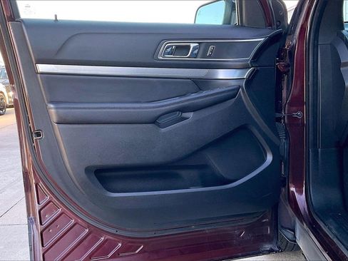 Used 2018 Ford Explorer XLT w/ Equipment Group 202A image 23