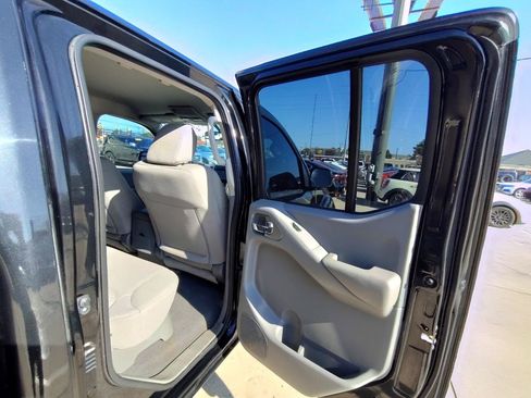 Used 2020 Nissan Frontier SV RWD image 33