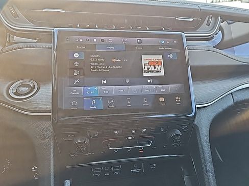 Certified 2022 Jeep Grand Cherokee Limited 4xe w/ Luxury Tech Group II image 29