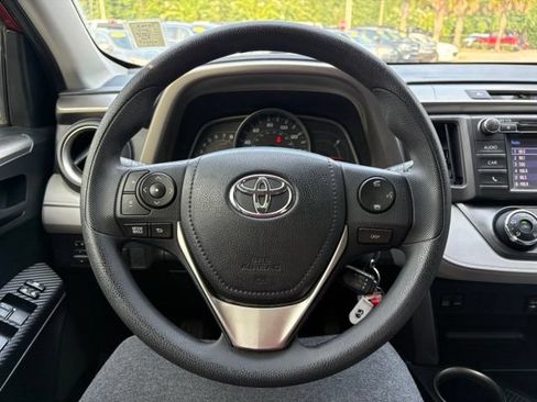Used 2014 Toyota RAV4 LE FWD image 13