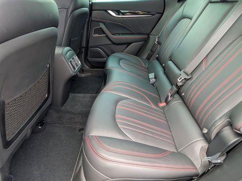 Used 2021 Maserati Levante image 18