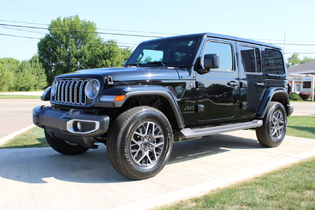 New 2026 Jeep Wrangler Unlimited Sahara AWD/4WD image 11